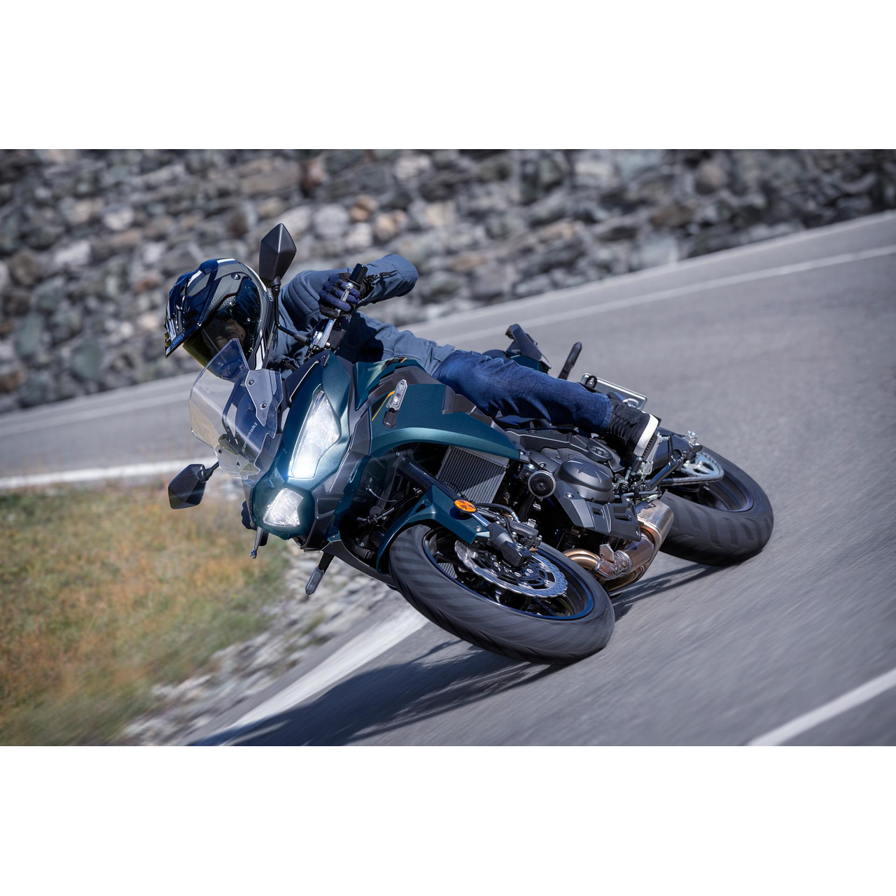 Kawasaki Versys 650 - Metallic Spark Black / Metallic Matte Carbon Gray (2026) - Image 6