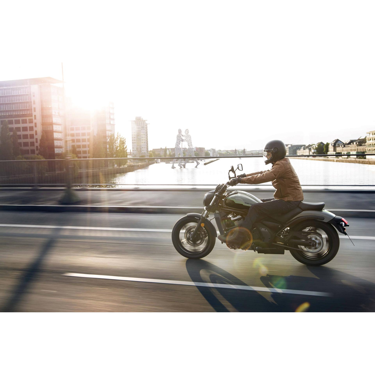 Kawasaki Vulcan S, Metallic Graphite Gray / Metallic Spark Black (2026) - Image 5