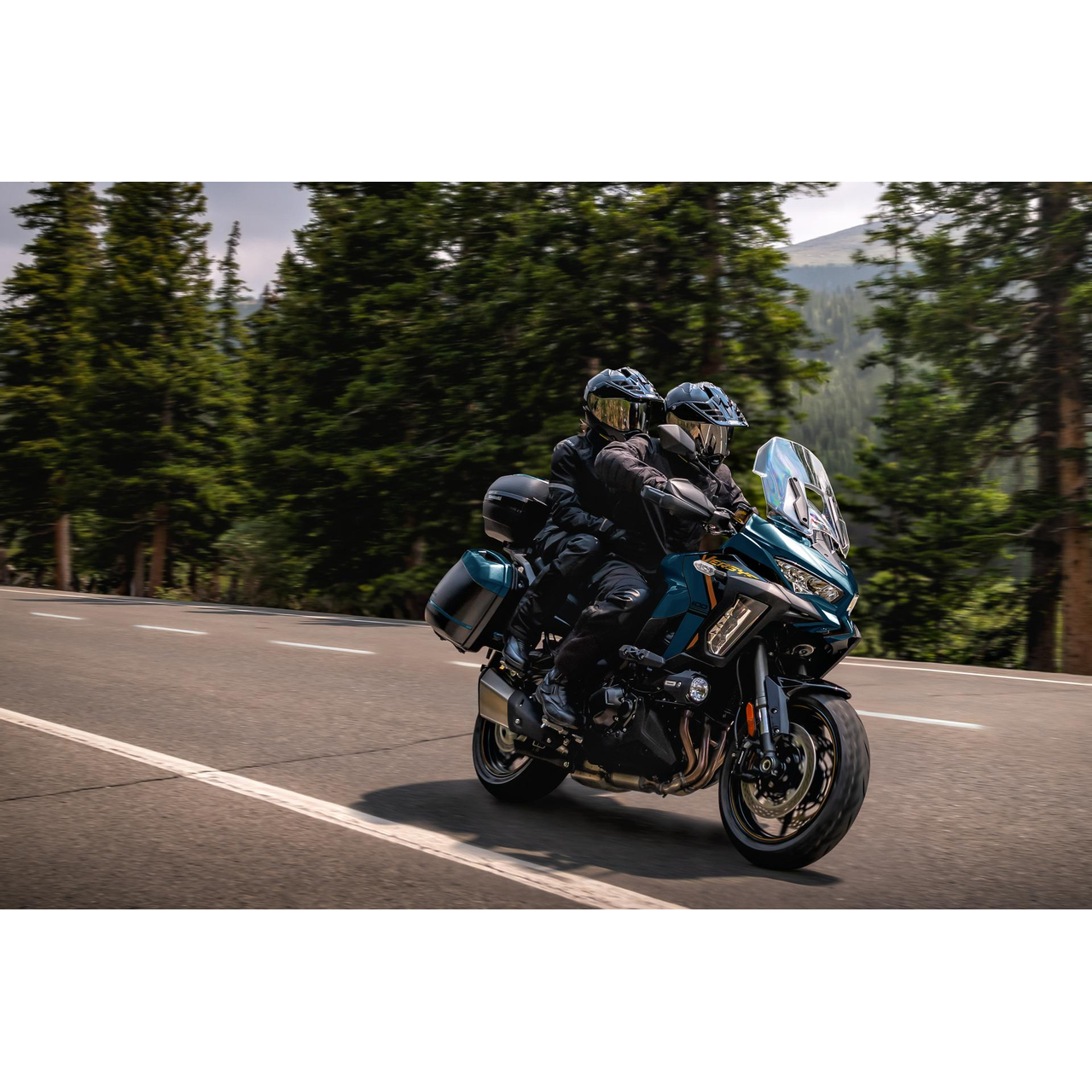 Kawasaki Versys 1100 SE - Emerald Blazed Green / Metallic Diablo Black (2026) - Image 4