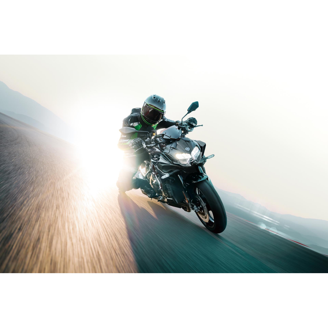 Kawasaki Z H2 moottoripyörä – superahdettu nero Supernaked-luokassa (2026) - Image 5