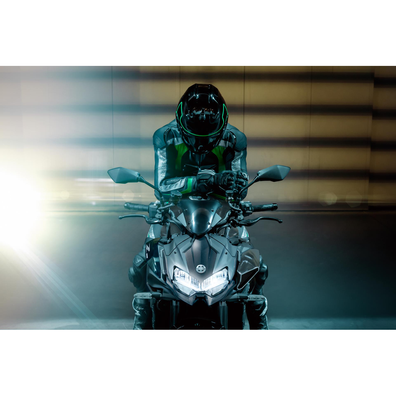 Kawasaki Z H2 moottoripyörä – superahdettu nero Supernaked-luokassa (2026) - Image 4