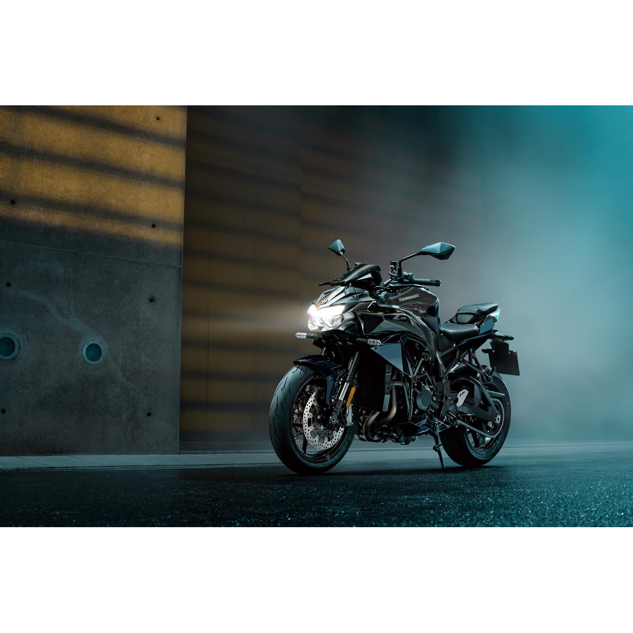 Kawasaki Z H2 moottoripyörä – superahdettu nero Supernaked-luokassa (2026) - Image 3