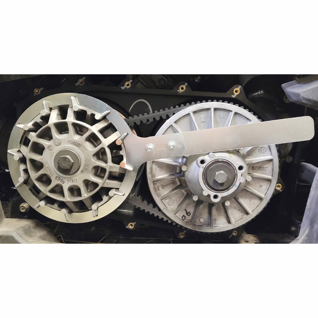 Iron Baltic Kytkimen lukitustyökalu (Can-Am Outlander / Renegade) - Image 5