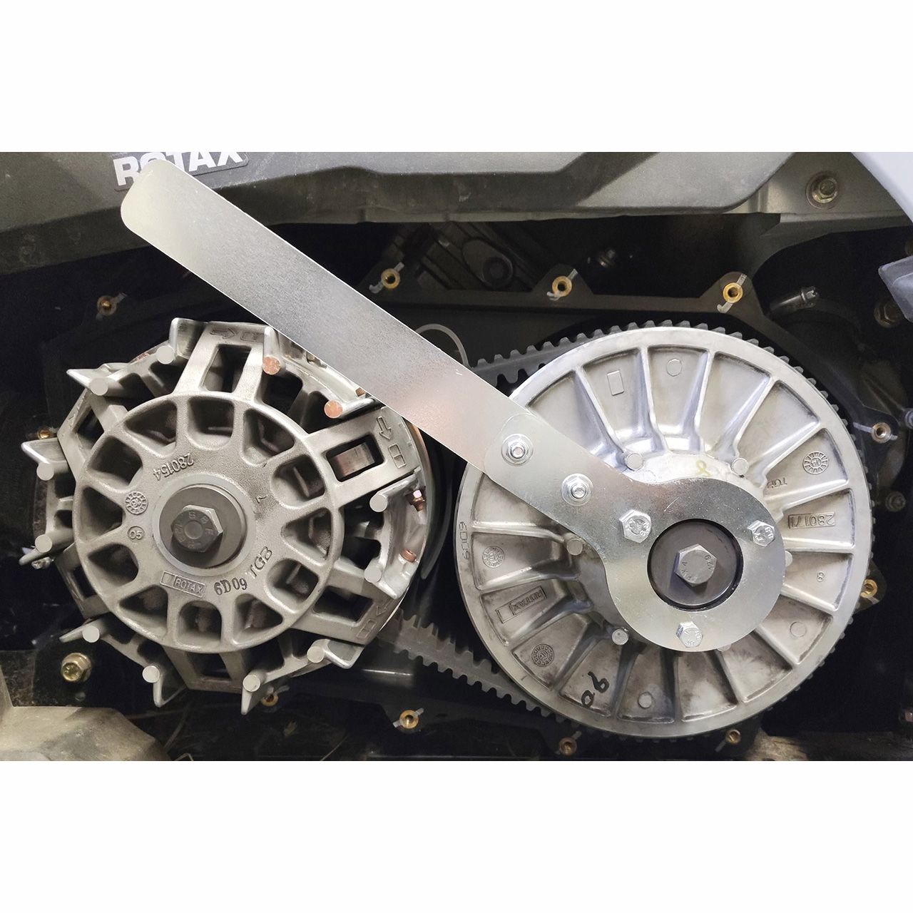 Iron Baltic Kytkimen lukitustyökalu (Can-Am Outlander / Renegade) - Image 6