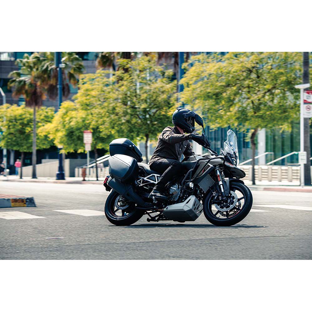 Suzuki V-STROM 800 moottoripyörä, Candy Daring Red (2026) - Image 2